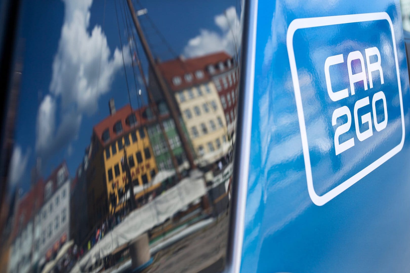 Biltjänsten car2go flyttar in på Arlanda och Bromma flygplats