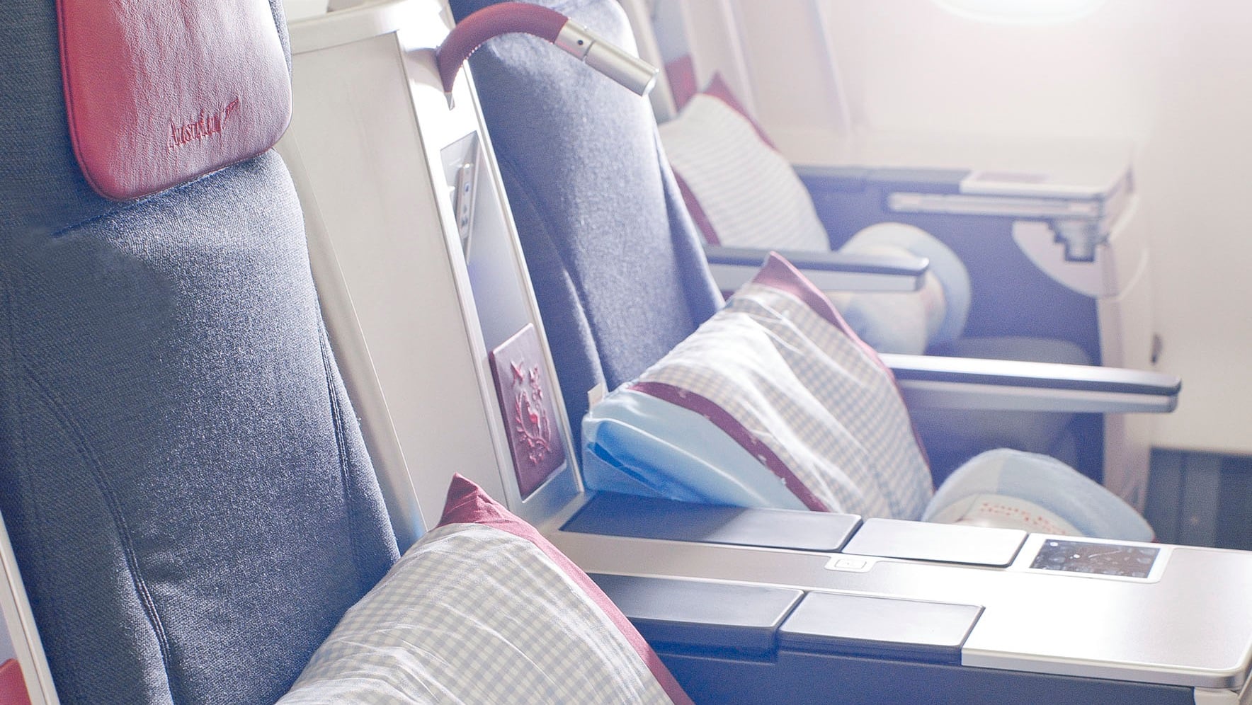 Airline review Cabin & Seat - Austrian Airlines - 2