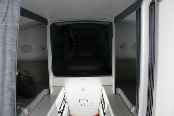 Bli med inn i verdens nyeste passasjerfly Airbus A350 - Hvilerom for besetnigen - crew rest - 3