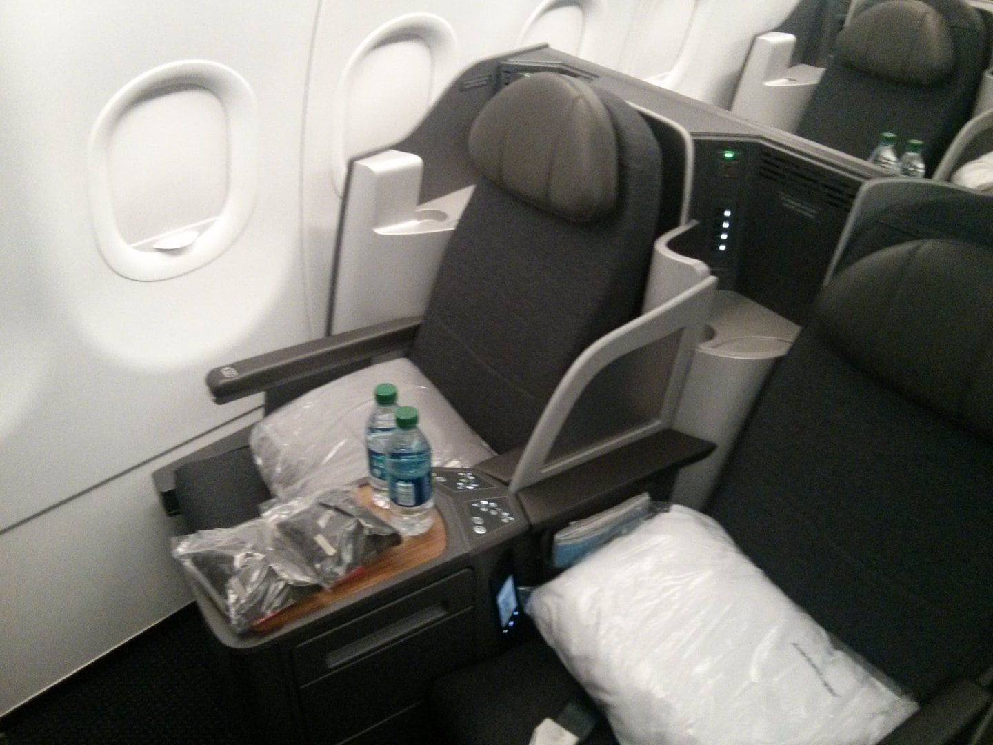 American Airlines Business Class, New York - Los Angeles