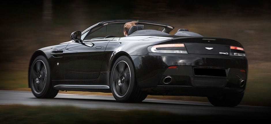 Lyft upp din planerade sommarresa i Sverige med en lyxbil i världsklass