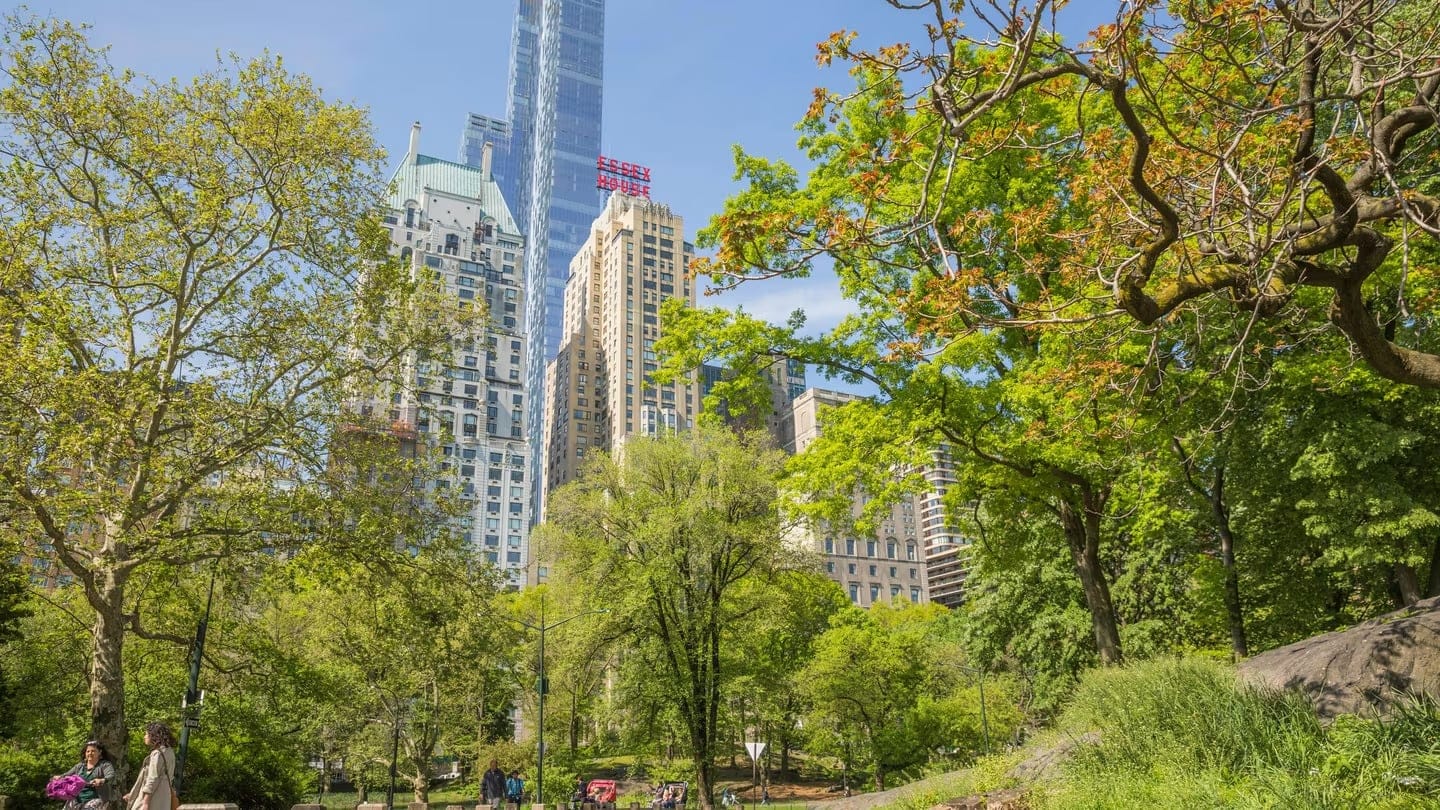 JW Marriott Essex House New York seen from the park