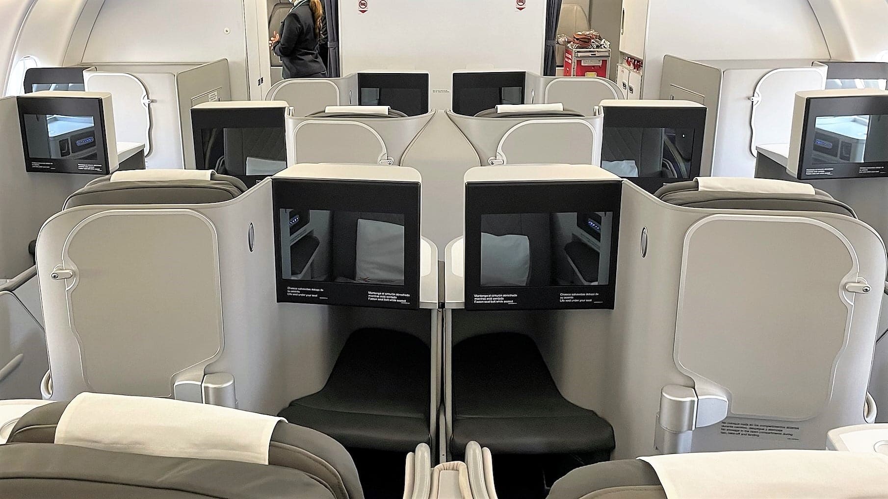 Airline review Cabin & Seat - Surinam Airways - 5