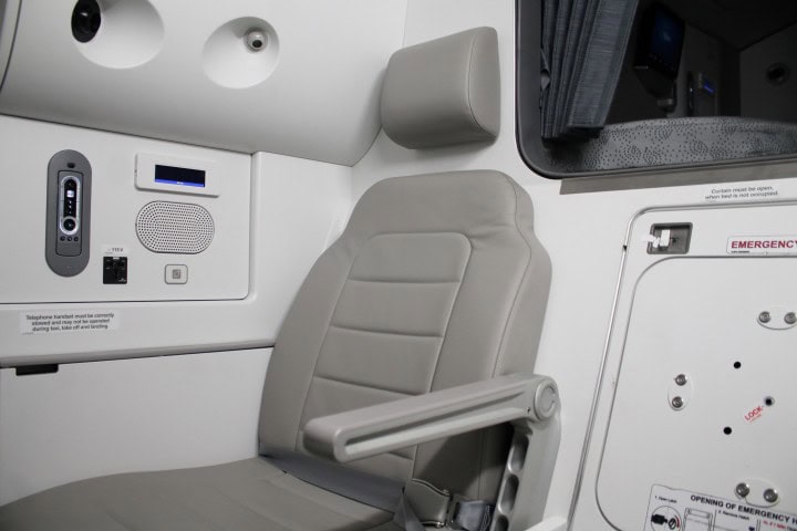 Titta in i världens nyaste passagerarflygplan Airbus A350 - Vilrum för besättningen - crew rest - 2