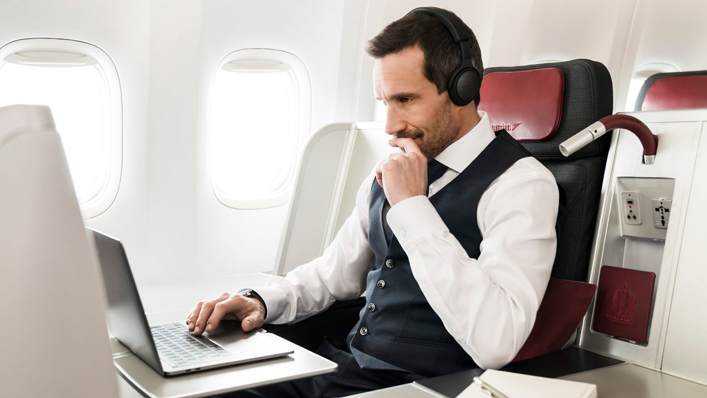 Airline review Cabin & Seat - Austrian Airlines - 3