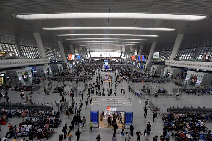 Trains Reviews - Business Class on a high-speed train in China