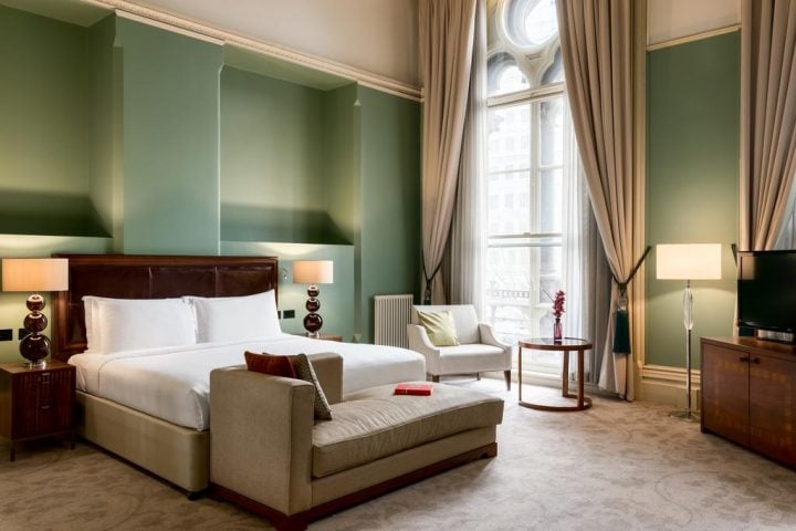 Three historic hotels in London that you have to visit - 8