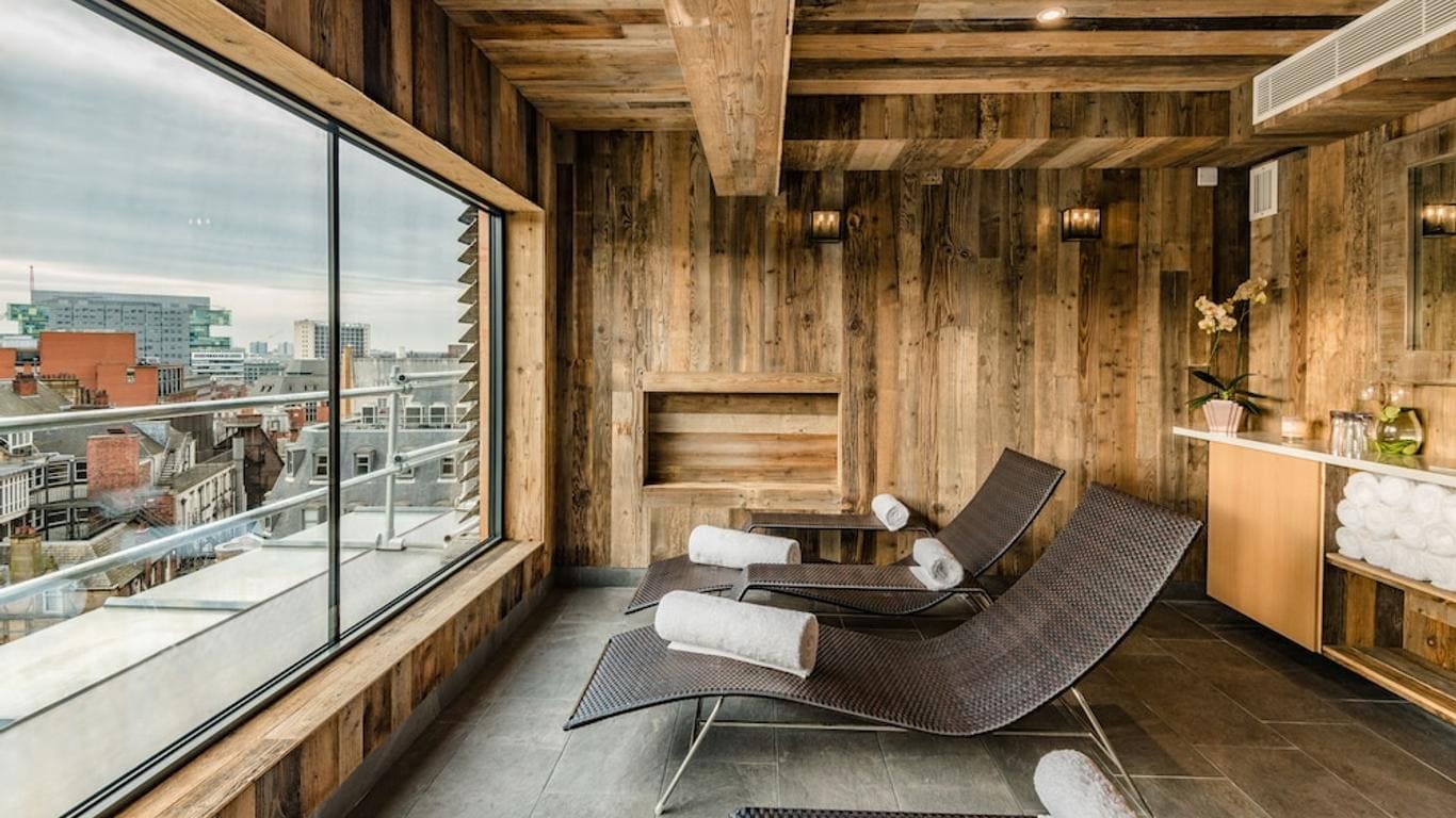 11 Best Luxury Hotels in Manchester