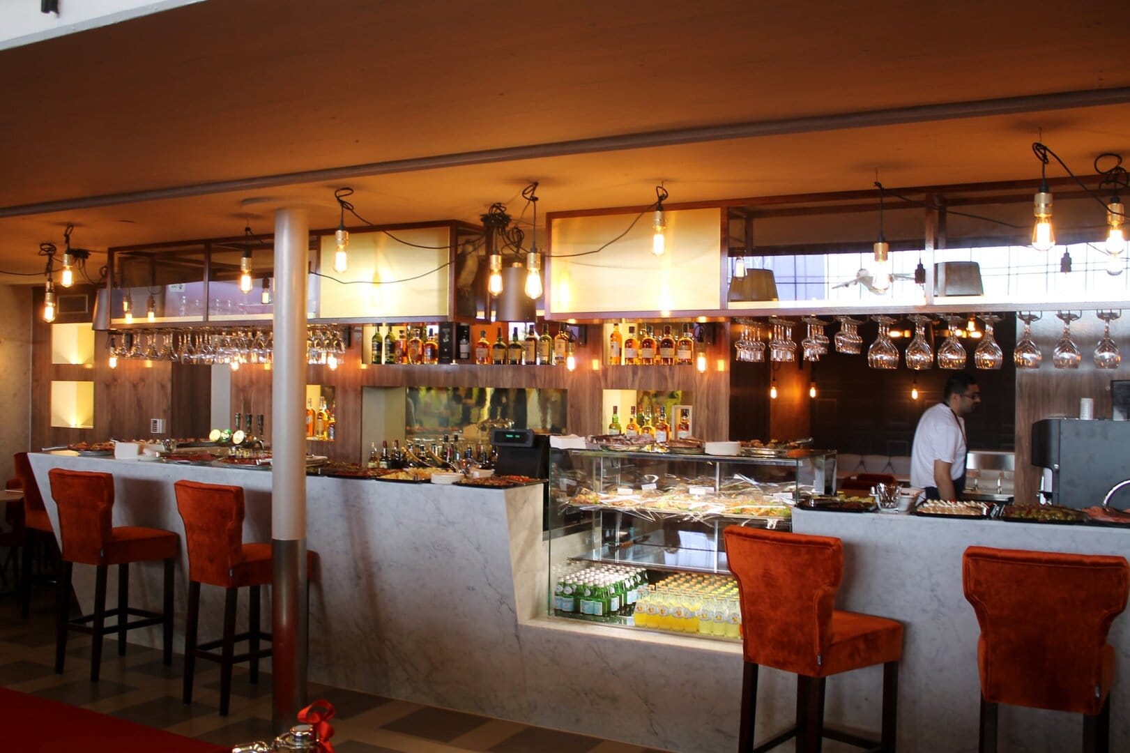 Premiär för nytt restaurangkoncept på Bromma flygplats med champagnebar