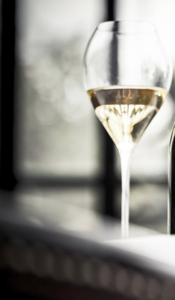 Nu serverar Singapore Airlines champagne från Charles Heidsieck