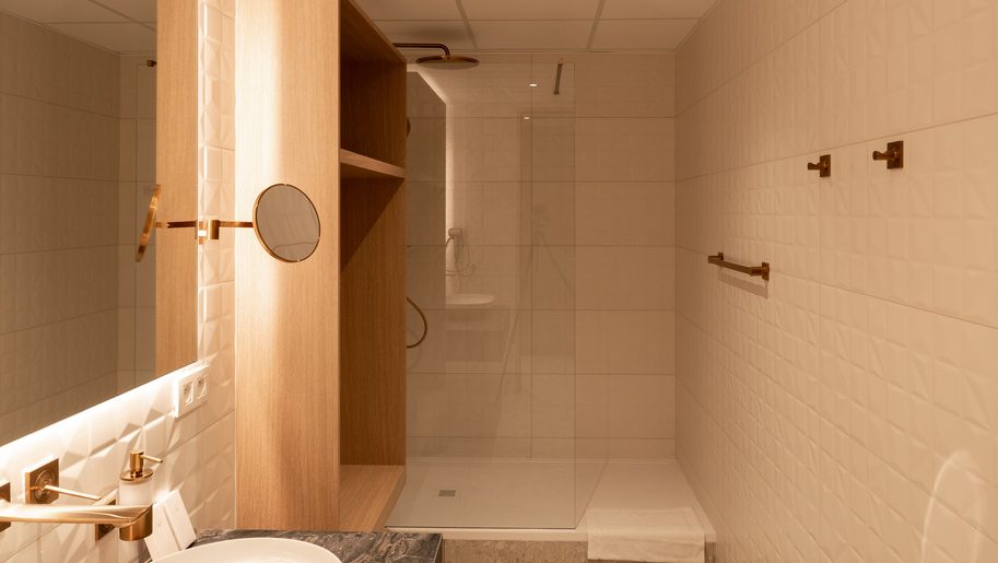 Airlines News - Brussels Airlines debuts its refurbished Sunrise Lounge