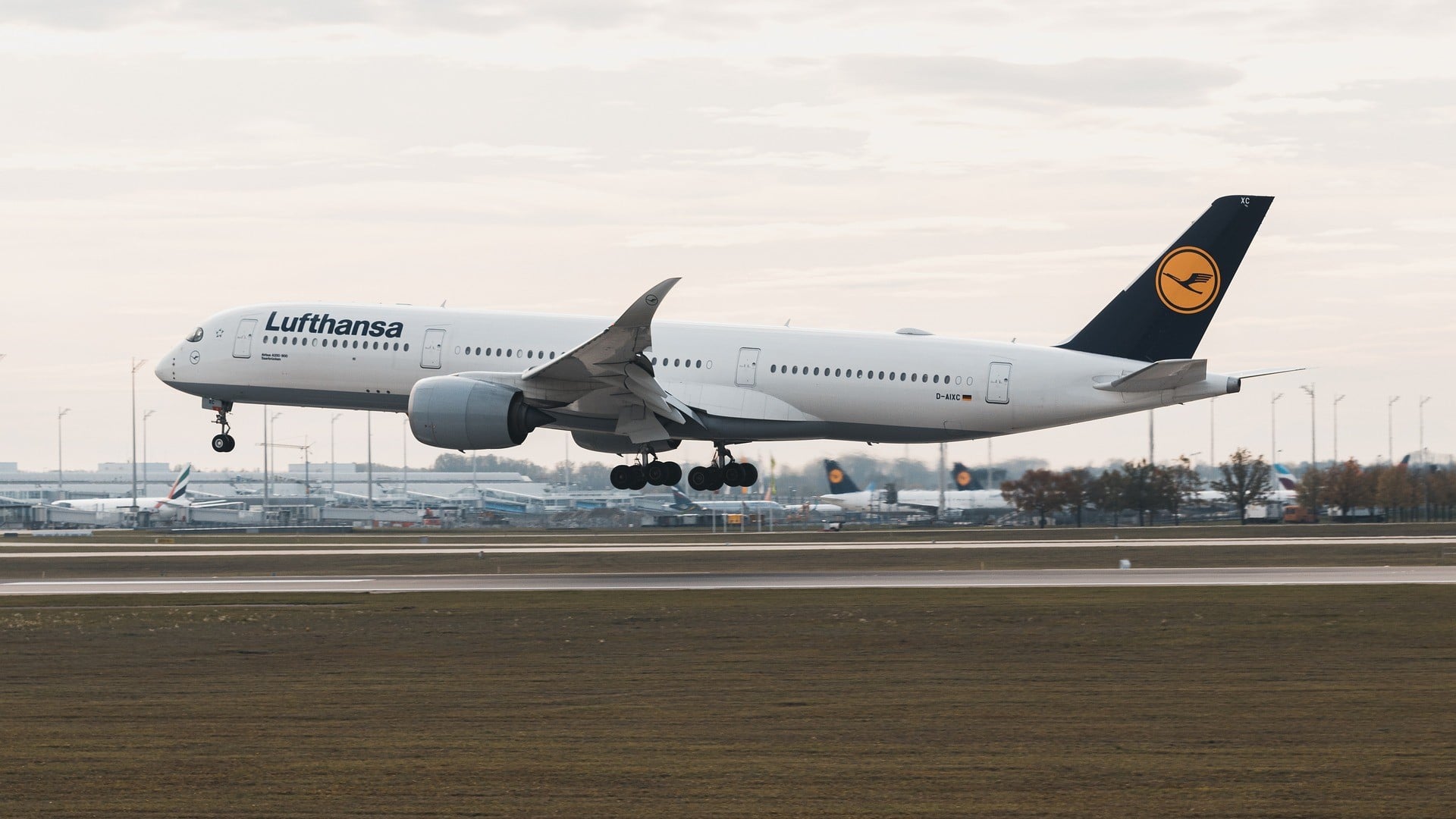 Airlines News - Lufthansa offers free messaging on A320s in Europe