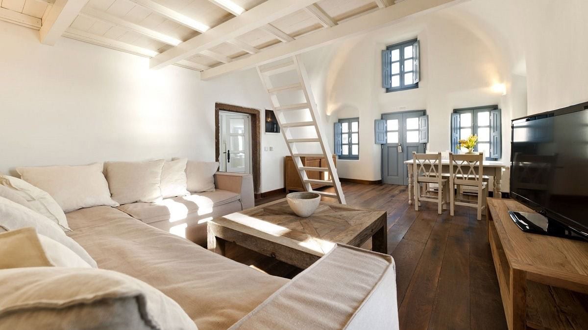 Hotels Toplists - 10 Best Luxury Hotels in Santorini