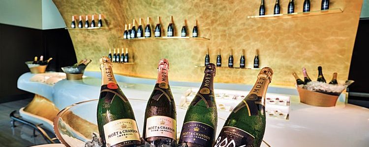 Vilket flygbolag serverar den bästa champagnen?