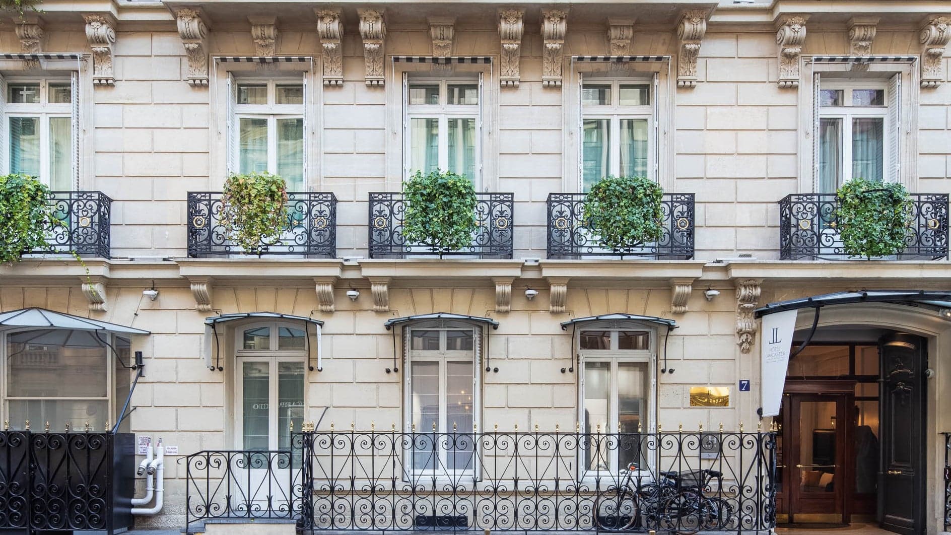 Main entrance of hotel lancaster paris champs elysees