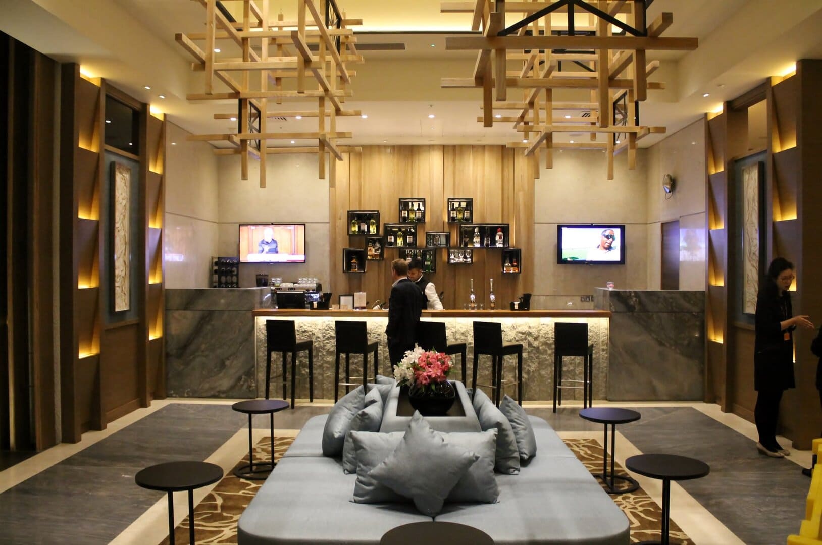 Vilken lounge ska jag välja när jag reser med SAS från nya London Heathrow terminal 2?