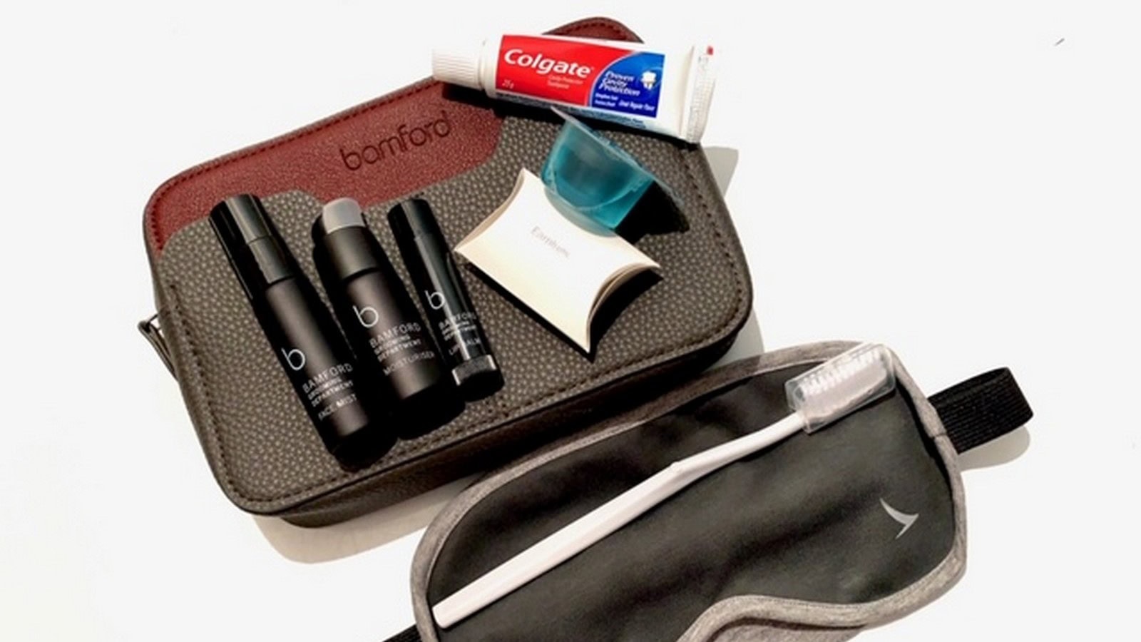 Airline review Amenities & Facilities - Cathay Pacific - 4