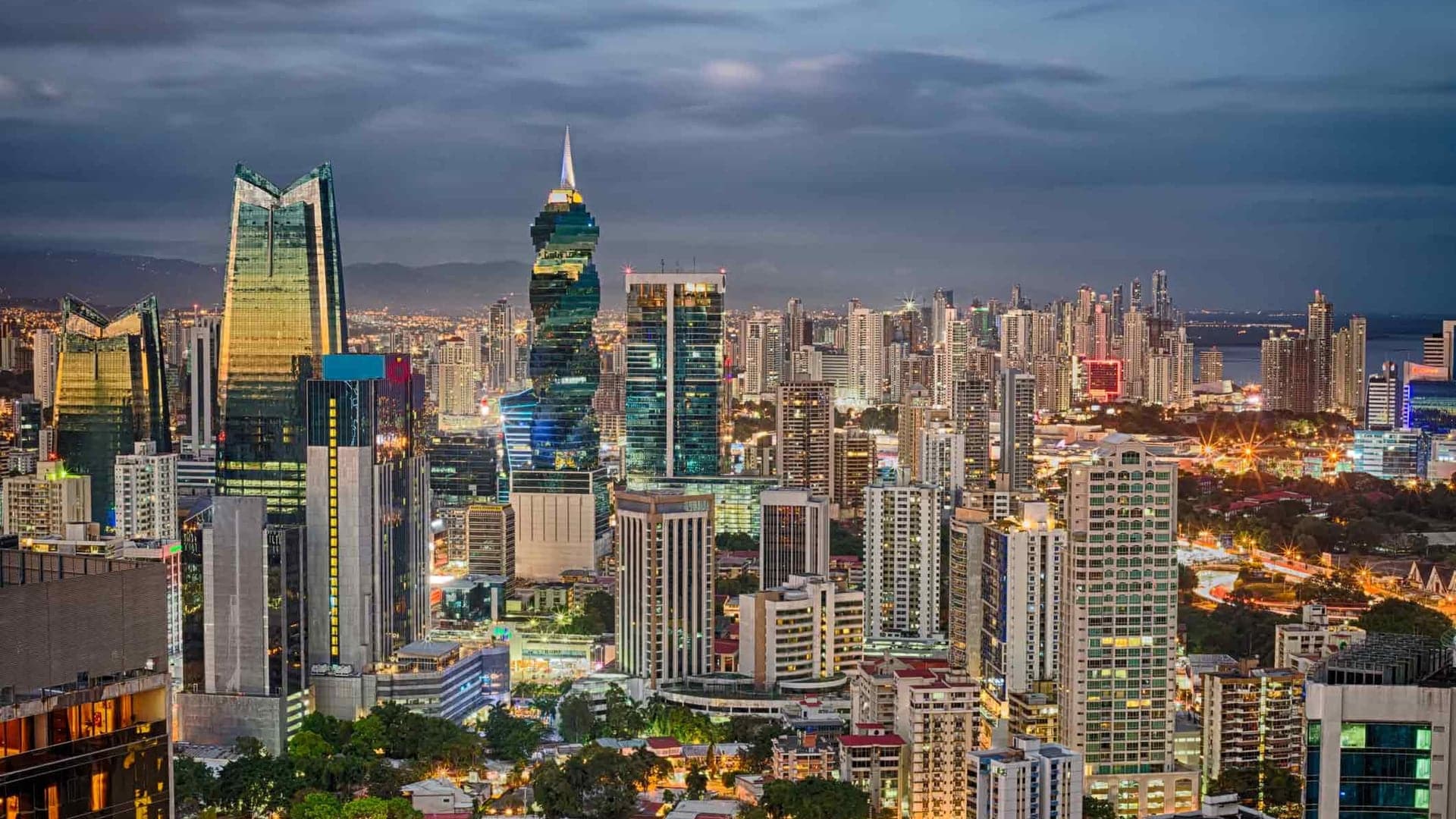 Airlines Articles - 20 airlines offering a stopover - some are FREE!