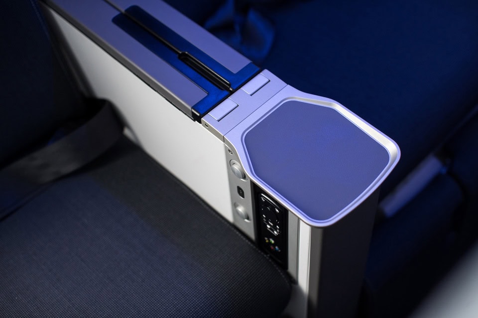 British Airways Unveils New 10-abreast B777 Cabins - 4