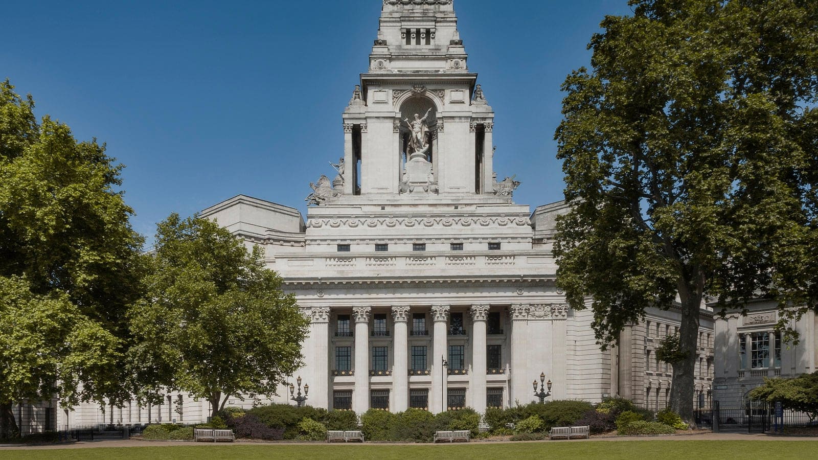 Ten Trinity Square to open as Four Seasons Hotel and Residences