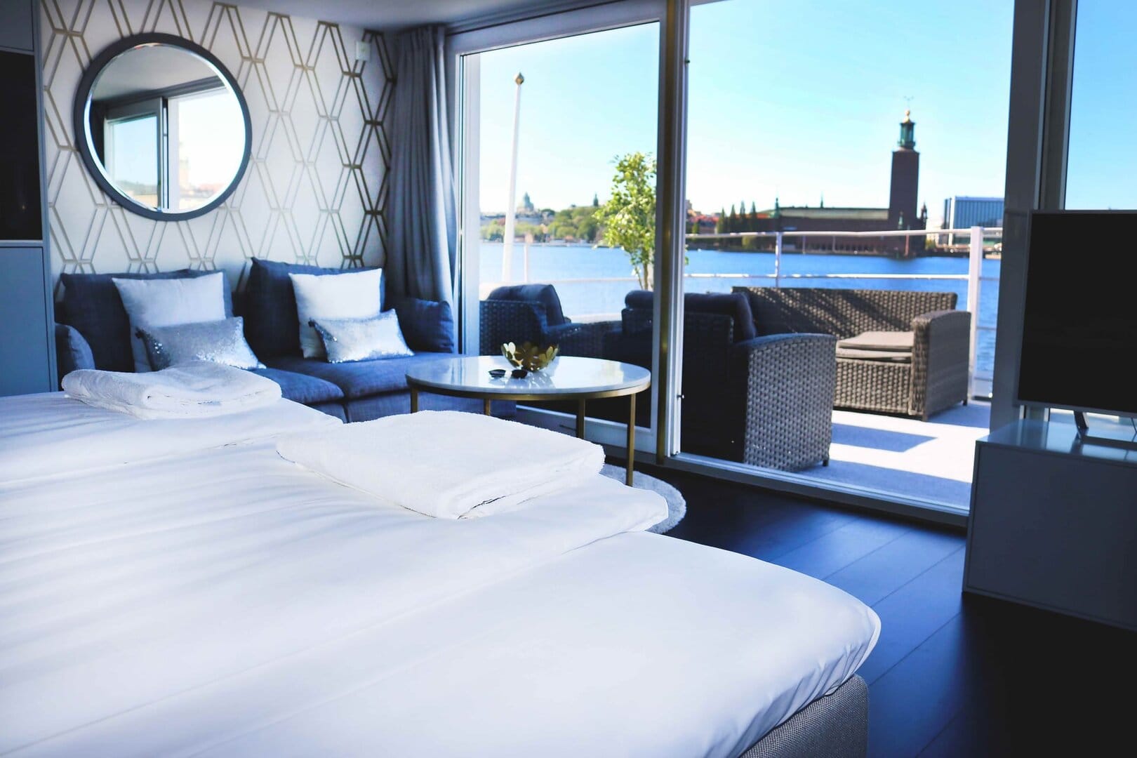 Inviger Stockholms vackraste svit på vatten