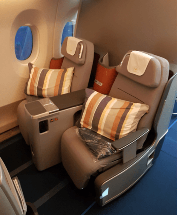 Lufthansa unveils newest Airbus A350 - 1