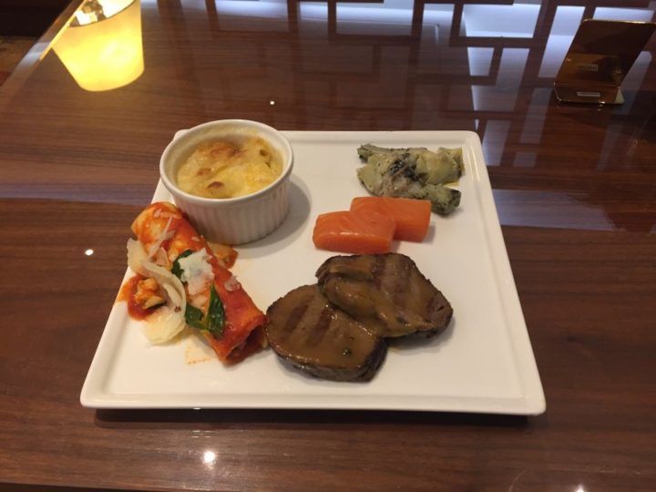 Medlemsrecension: 96 timmar, 23.534 miles, 1 hotellnatt, 3 long-haul Första klass, 2 short-haul Business class - 50