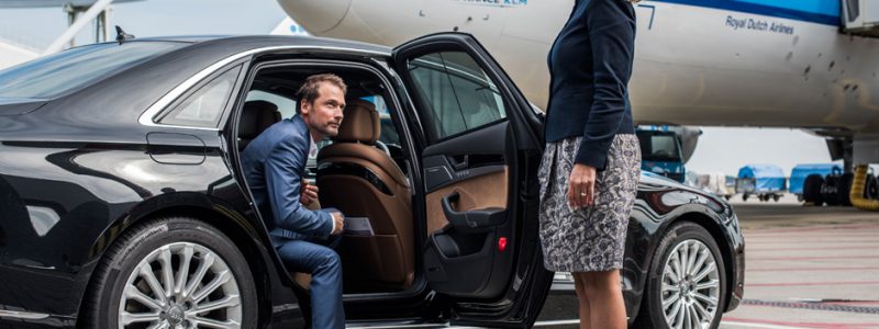 Travel as a VIP with a Meet & Greet service: