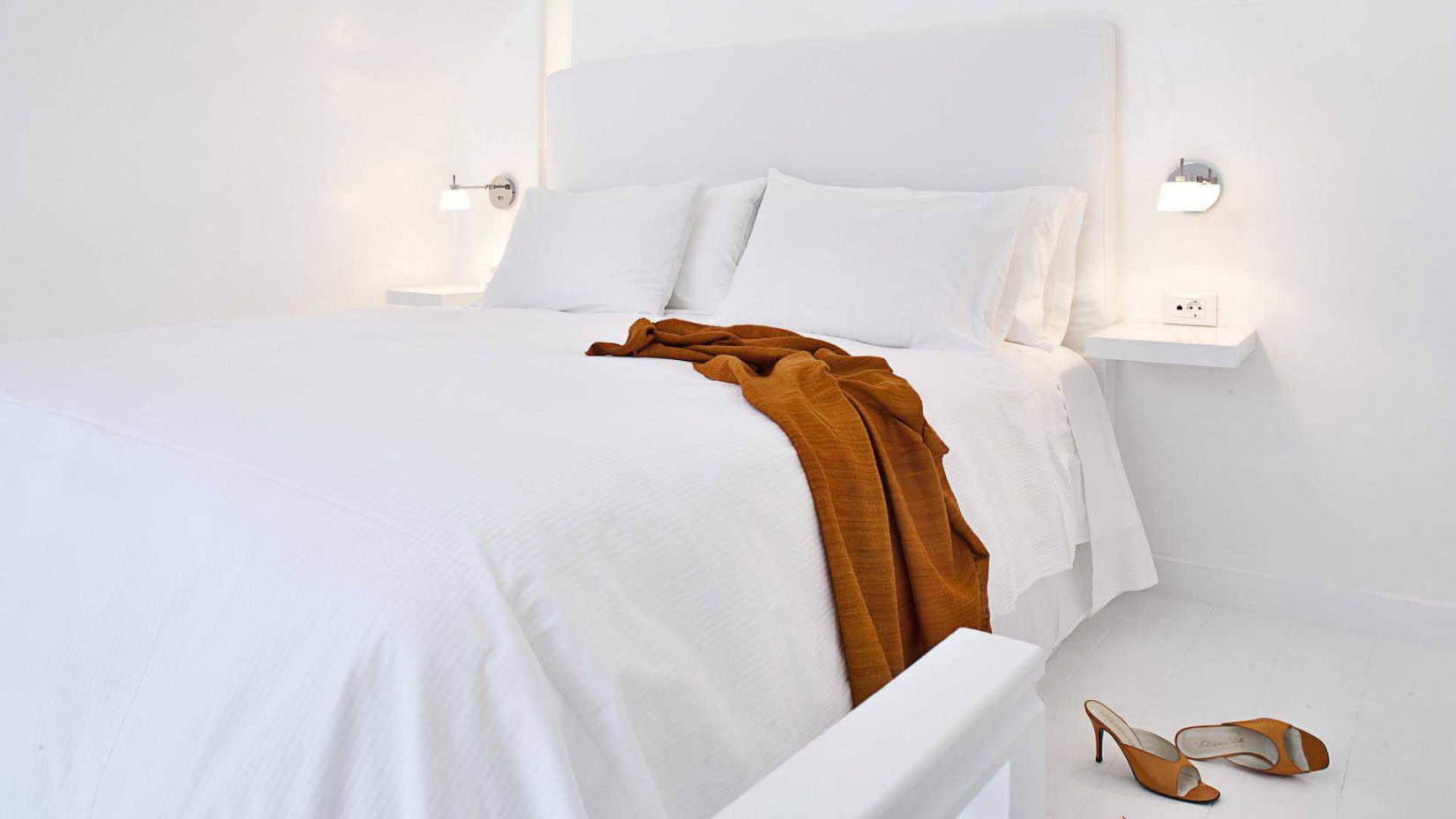 Hotels Toplists - 10 Best Luxury Hotels in Santorini