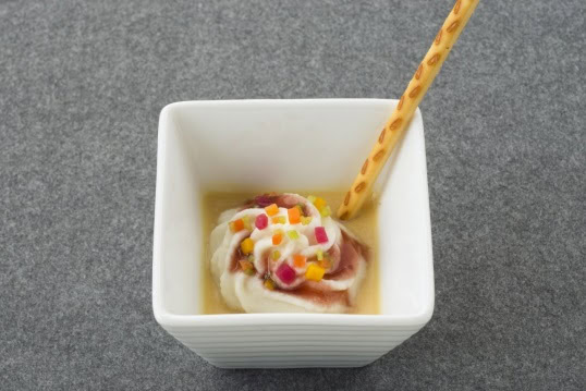 Stjernekokker lager barnemenyer hos Japan Airlines