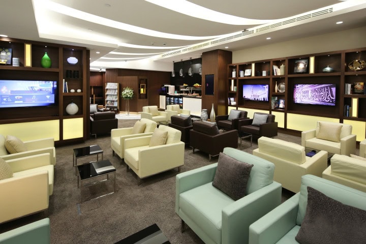 Etihad Airways have opened an arrivals lounge in Abu Dhabi - with barber and clothes steaming service