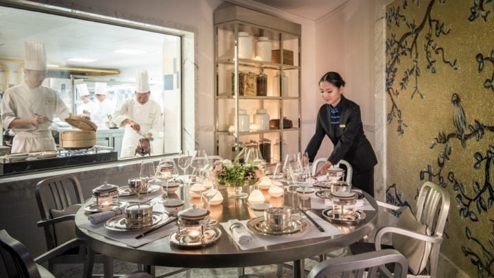 LiLi, The Peninsula Paris – Elevated Cantonese Cooking in Paris - Petit Fours og Eksklusiv Kinesisk Te