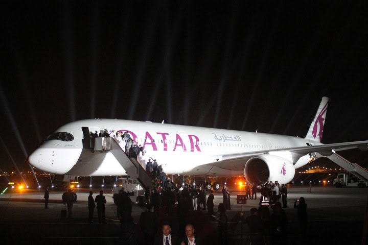 Indvielse af verdens første Airbus A350 hos Qatar Airways i Doha - med lysshow - 10