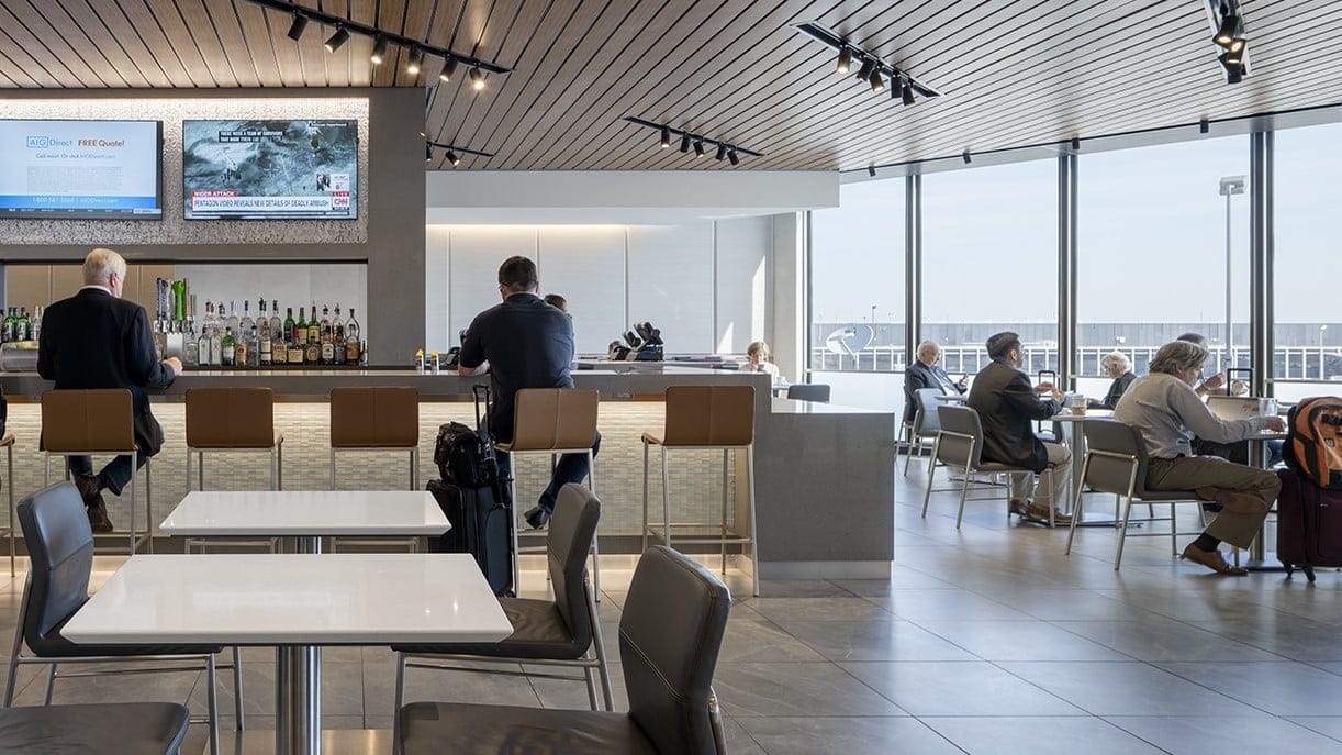 Airline review Airport experience - American Airlines - 11