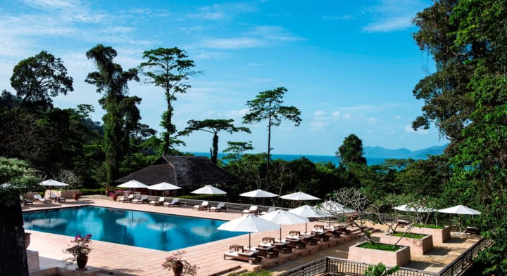 5-star luxury in Malaysia with British wildlife TV presenter Nigel Marven - 3