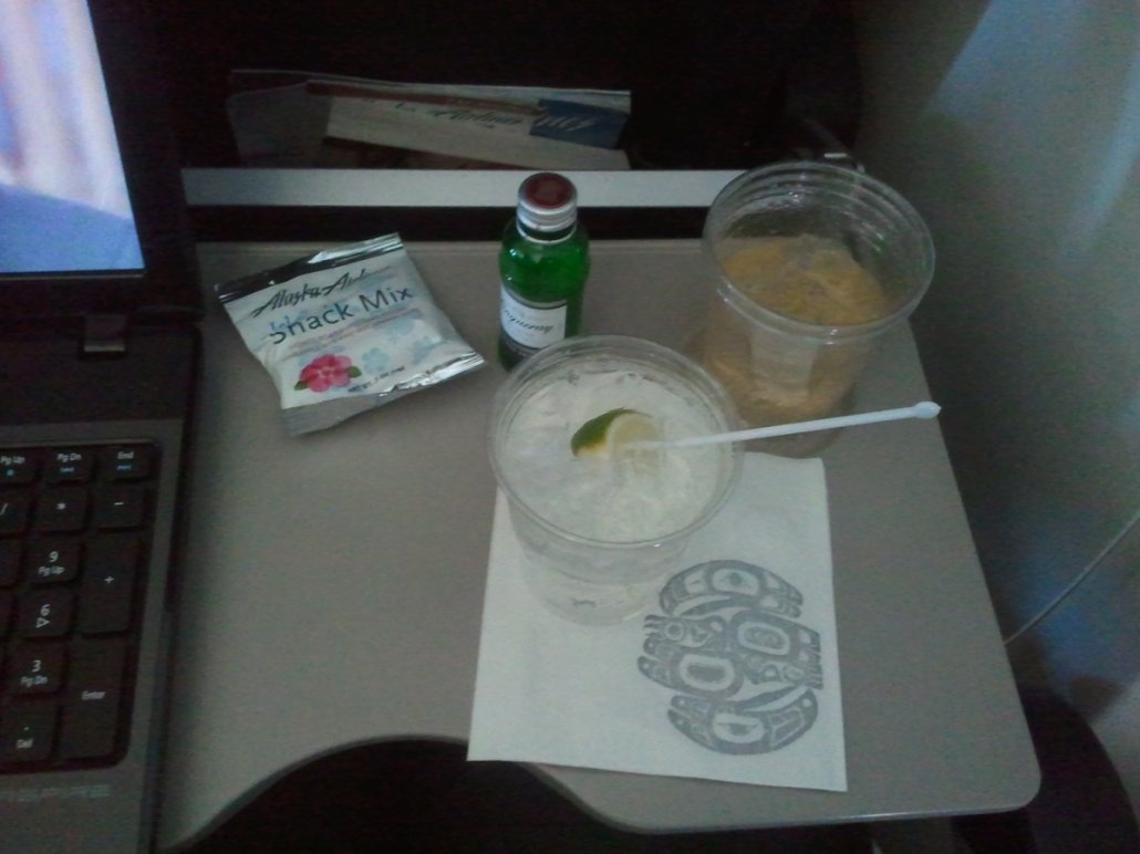 Del 2 av En annorlunda semester: 31 flyg på 9 dagar ... i ekonomiklass på Skyteam - Delta DL7668: Los Angeles till Seattle – Alaska Airlines och Gateupplevelse - 3