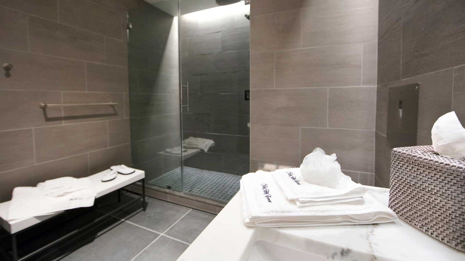 Airline review Airport experience - United Airlines - 4