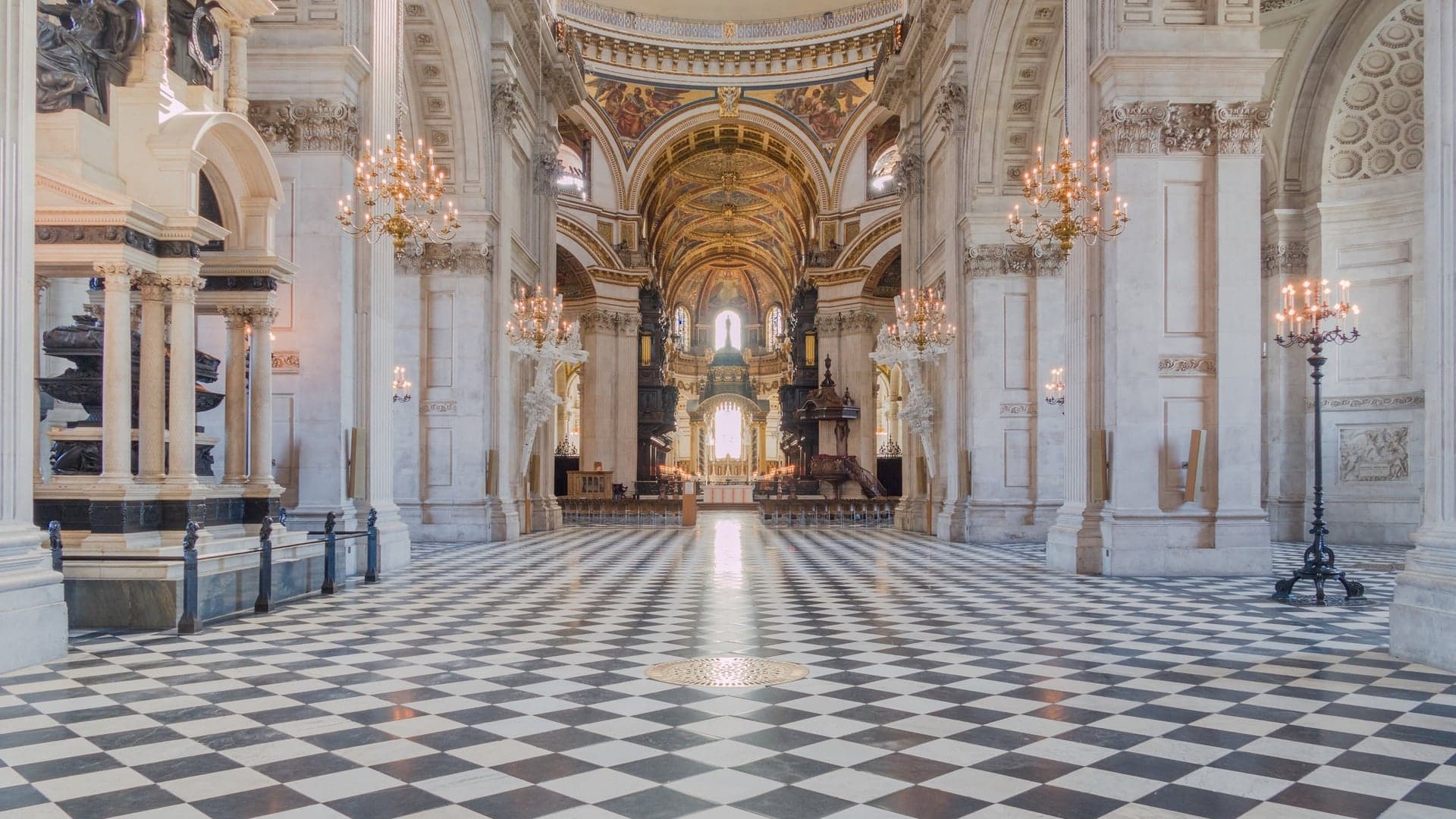 St Paul's Cathedral inside view