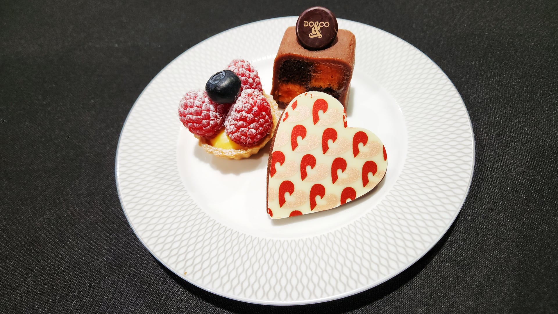 Airlines News - BA gifts sweet treats this Valentine's Day 