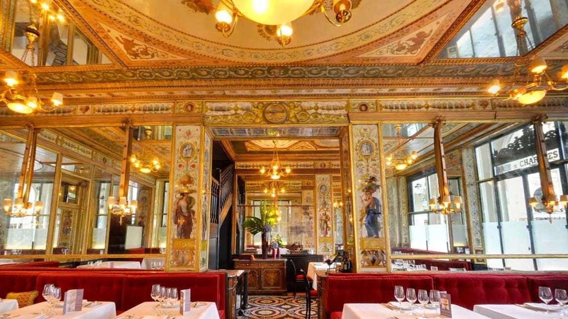 Lifestyle Toplists - Emily in Paris - her guide to the City of Light