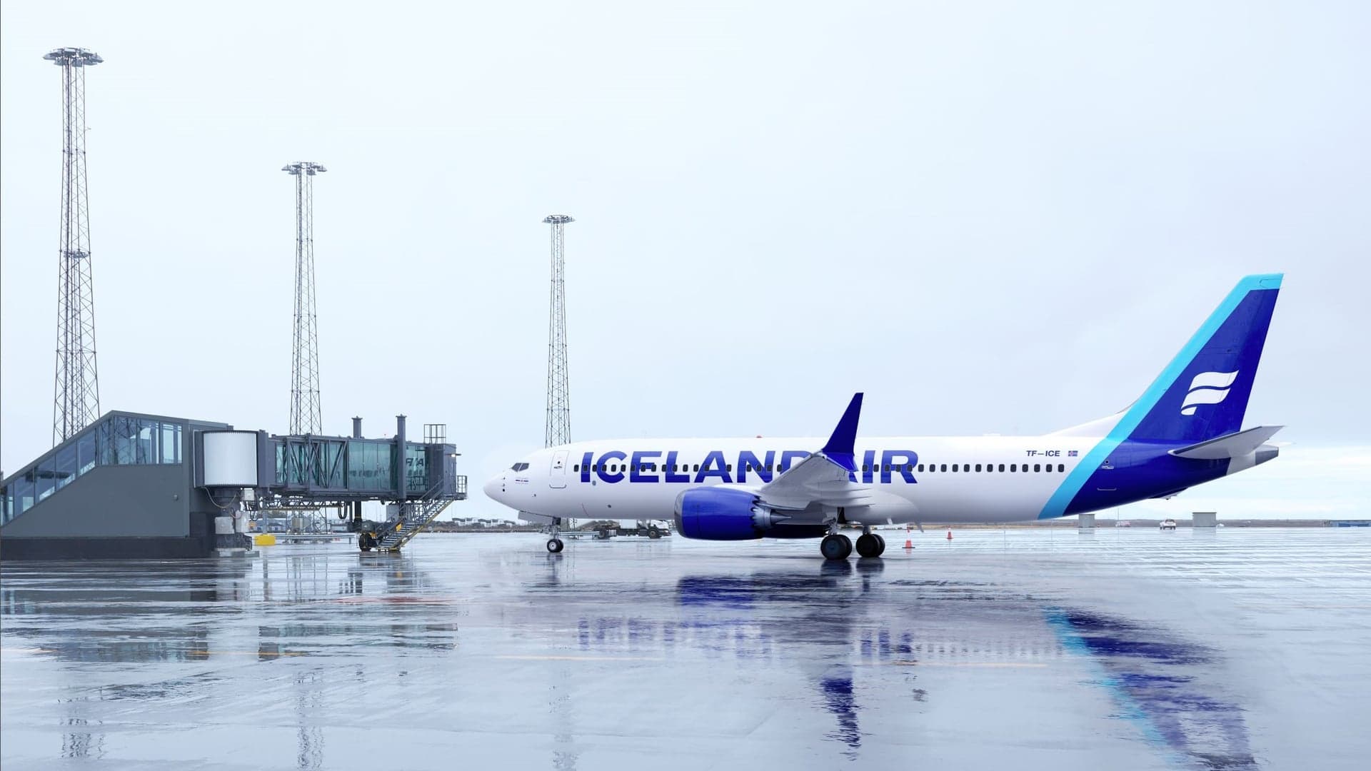 Airline review Airport experience - Icelandair - 10