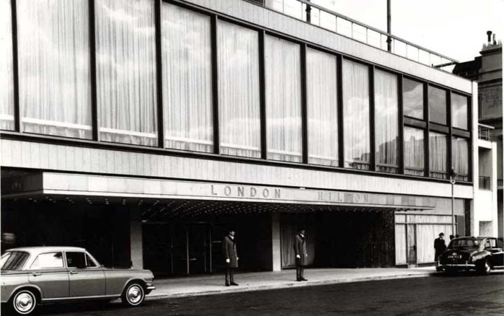 5-Star London Hilton on Park Lane Celebrates 55th Anniversary With Sixties-Themed Party - 1
