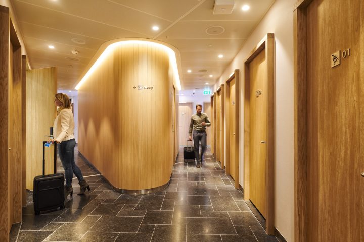 KLM opens new non-Schengen crown lounge - 1