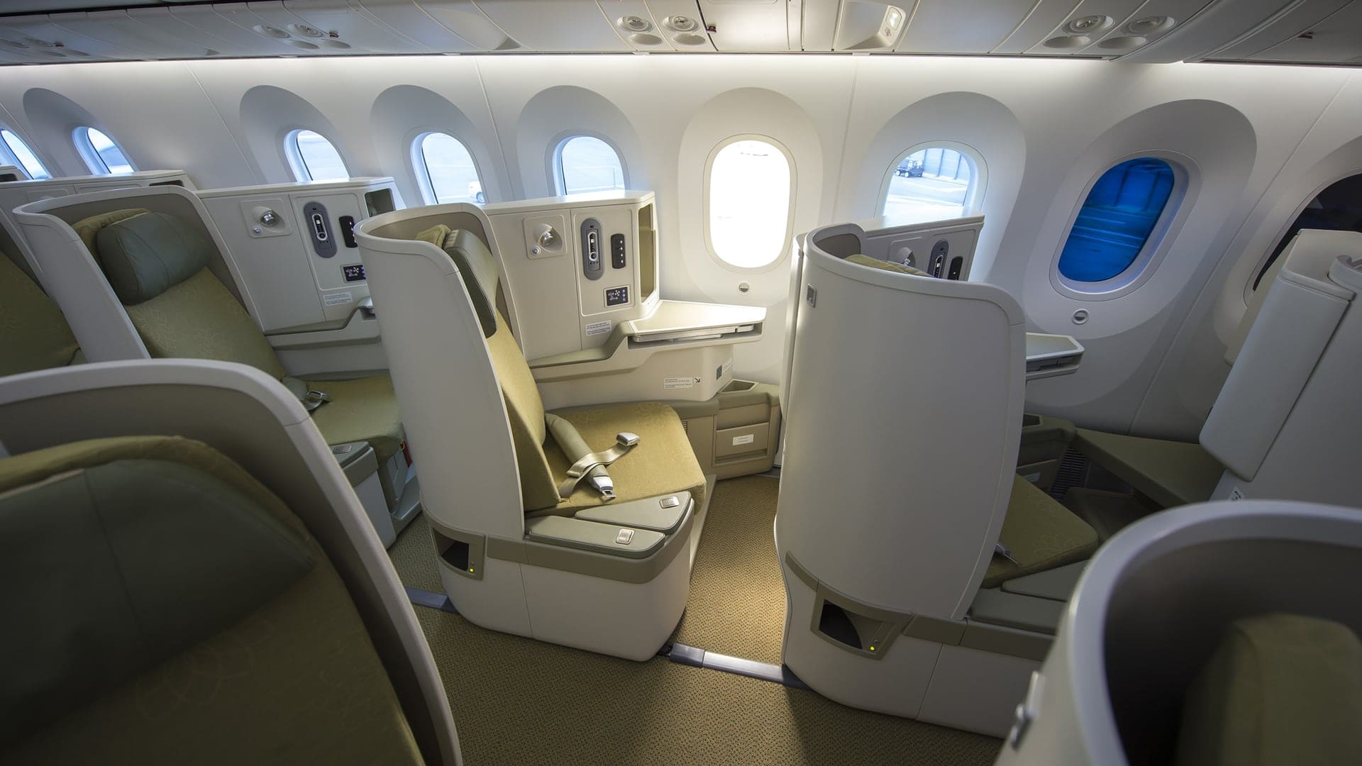 Airline review Cabin & Seat - Vietnam Airlines - 4