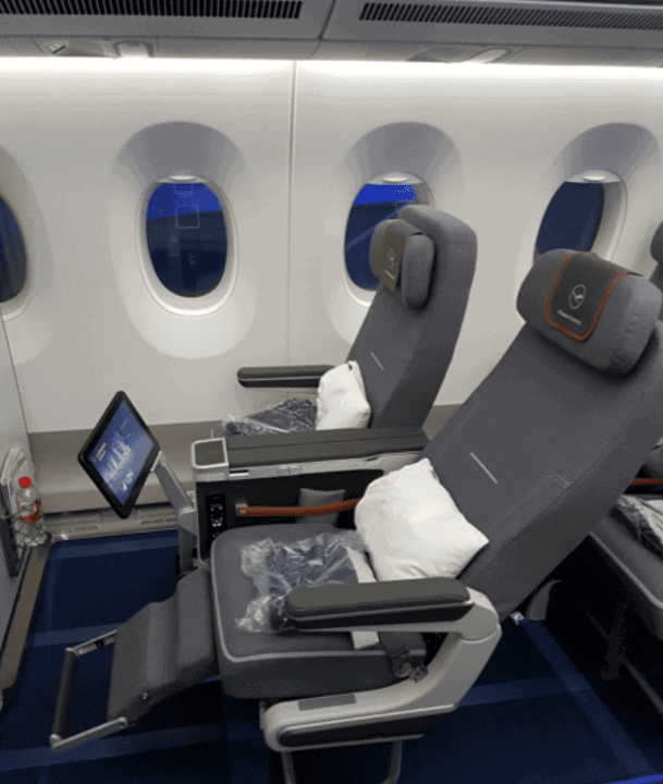 Lufthansa Airbus 350 Roll-in event - 5