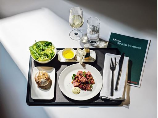 SWISS launches a new flight menu in collaboration with a Michelin-starred chef - 2