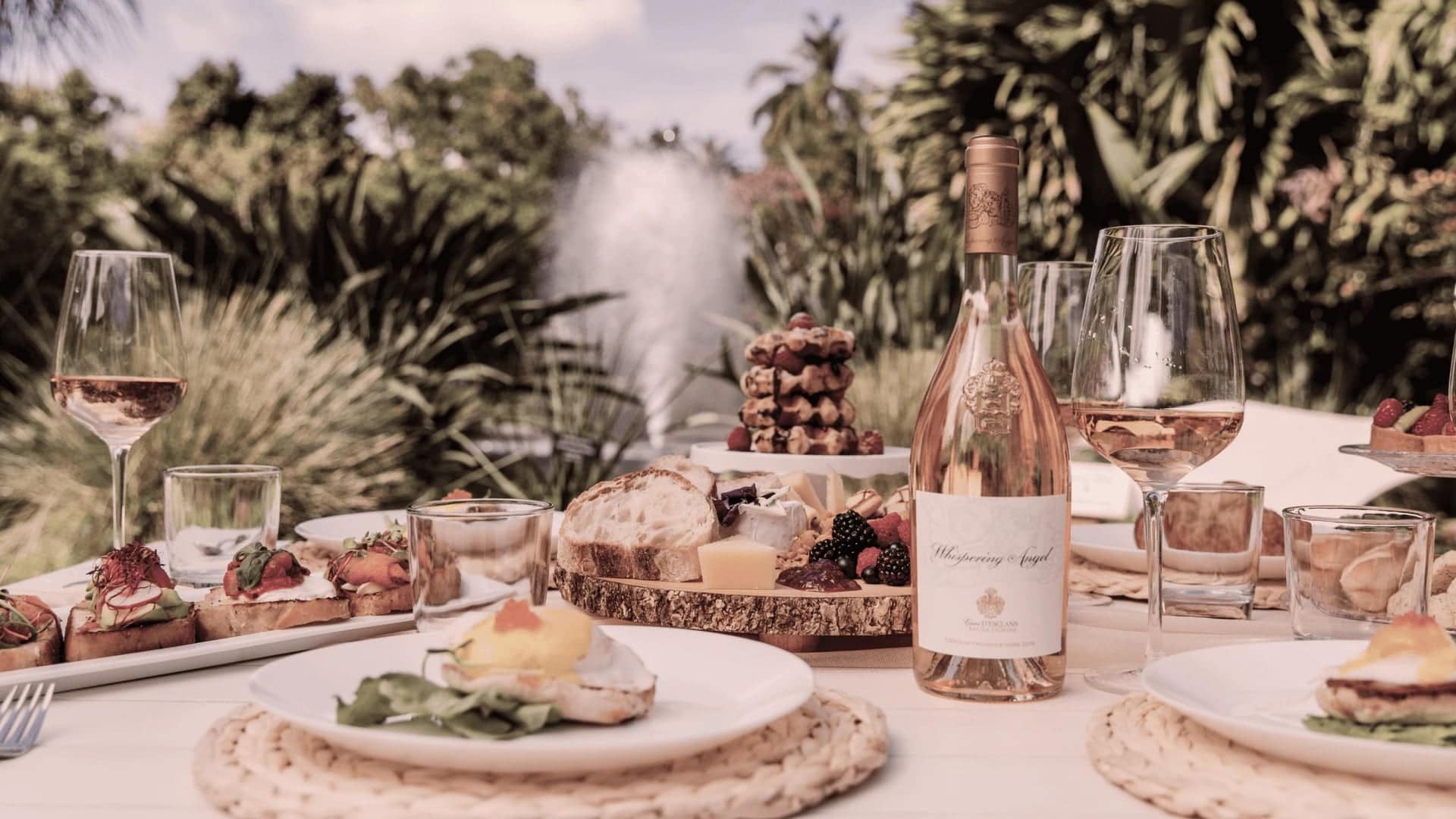 Airlines News - United pours rosé in Polaris