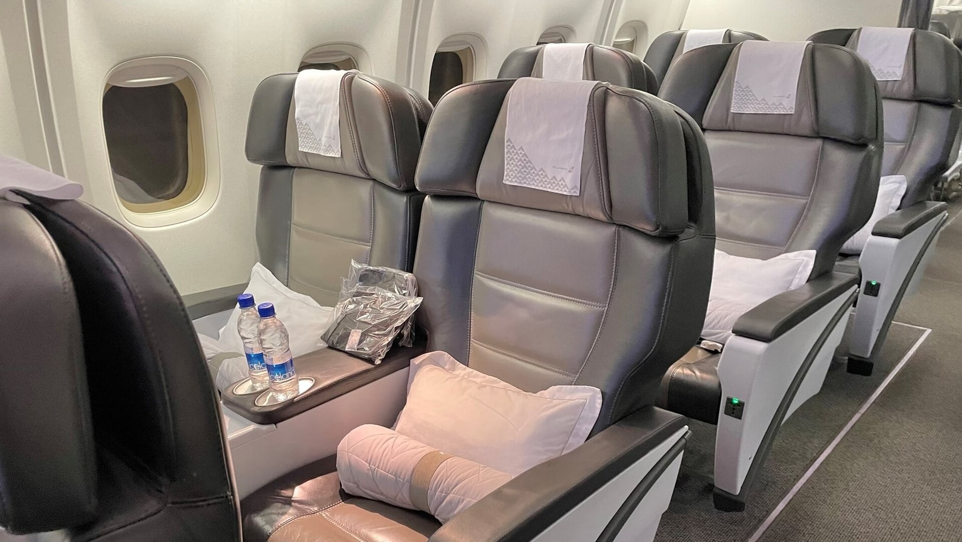 Review of Icelandair Business Class