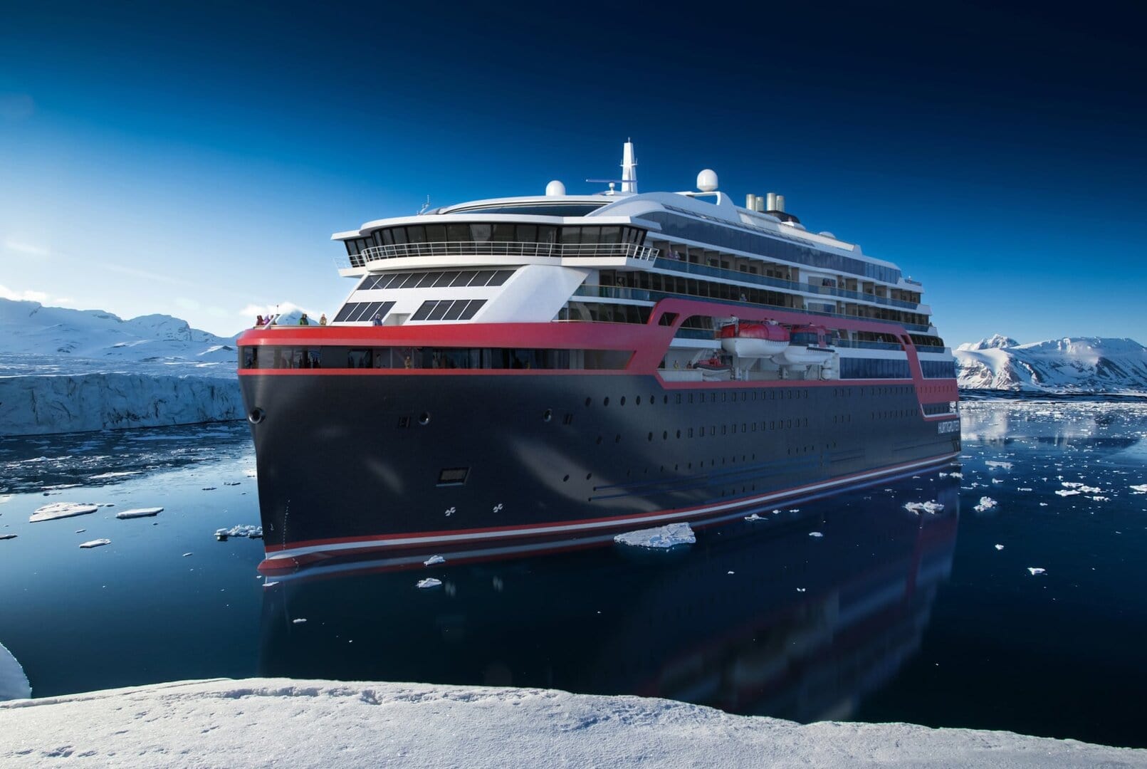 Besøk Svalbard med Hurtigrutens MS Roald Amundsen