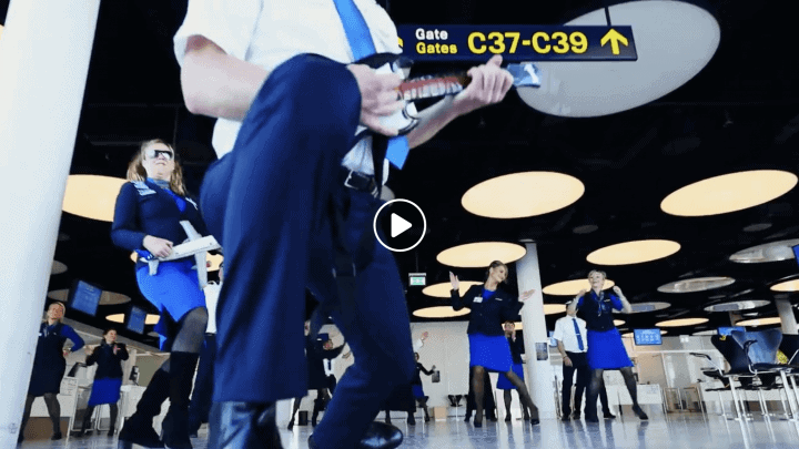 Mens vi venter på å fly igjen - 1